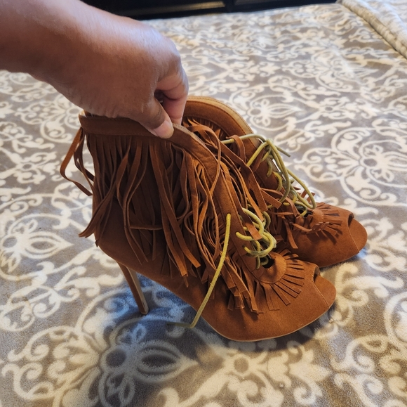 Fringe Heels - Picture 1 of 4